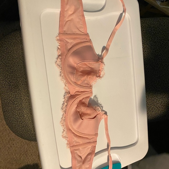 Pink bra - Picture 2 of 5